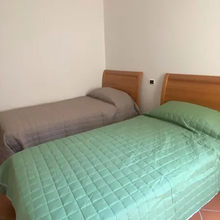 The Rose - Front Cremia