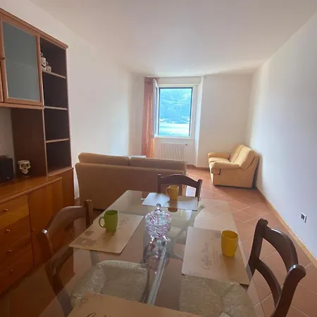 The Rose - Front * Cremia