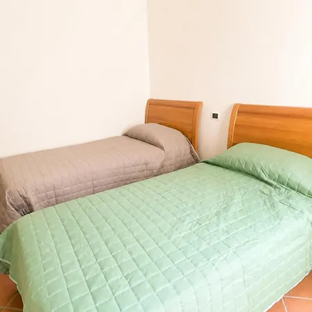 The Rose - Front Apartmán Cremia