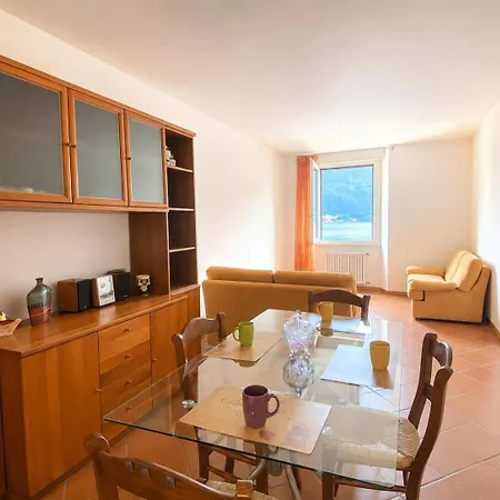 The Rose - Front Apartmán Cremia