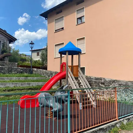 The Rose - Front Apartmán Cremia