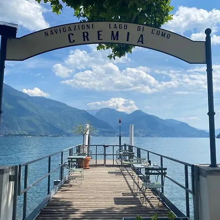 The Rose - Front Cremia