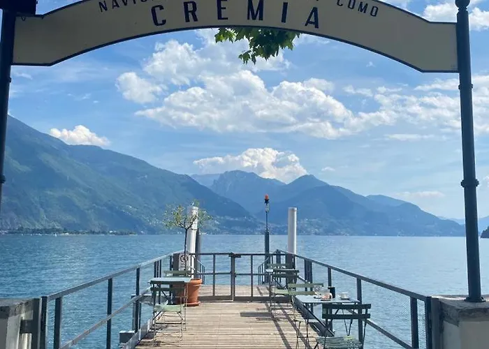 The Rose - Front Cremia